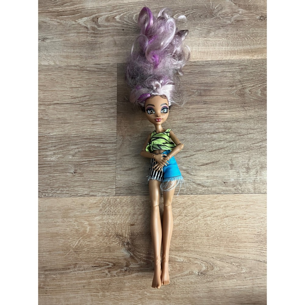Monster High Clawdeen‎ Wolf G3 Doll Purple Hair Green Zebra Top Striped Shorts